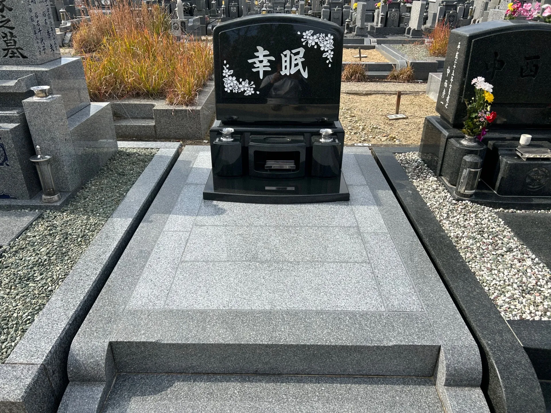 富田林霊園で新規建立工事