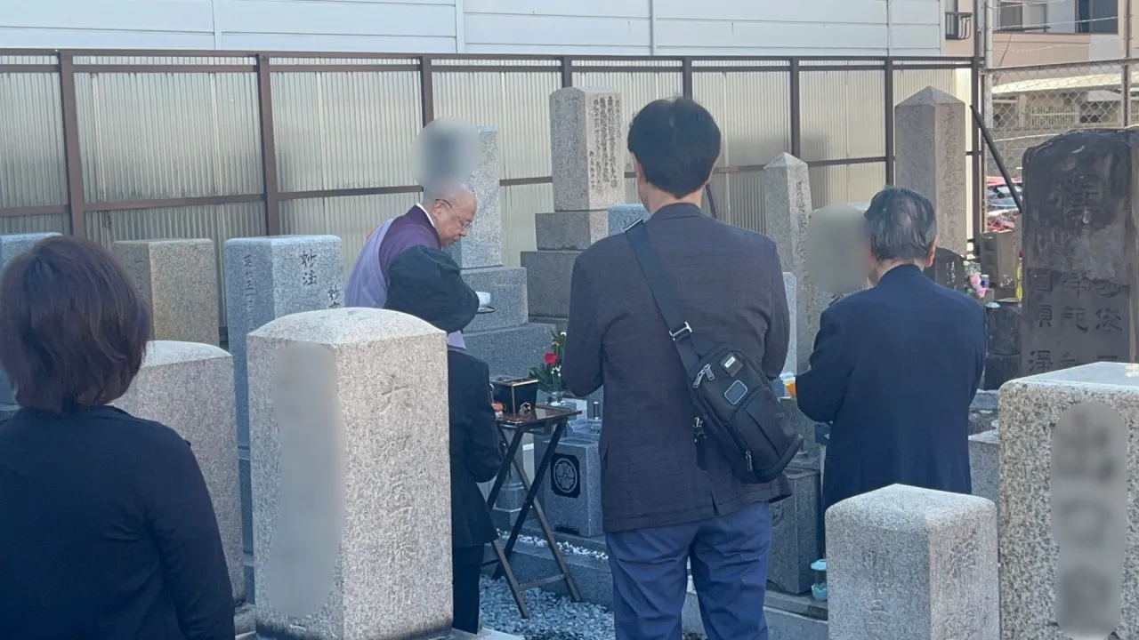 大阪市のお寺さんで納骨式